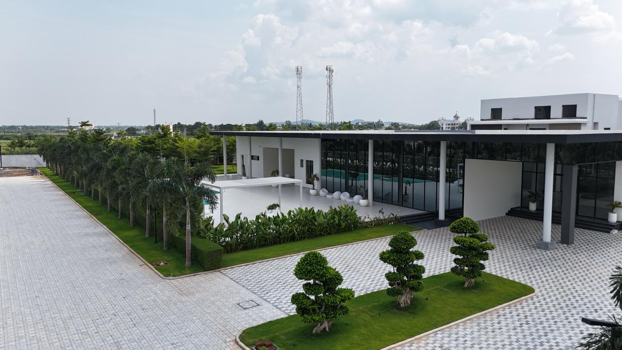 Exterior View 1
